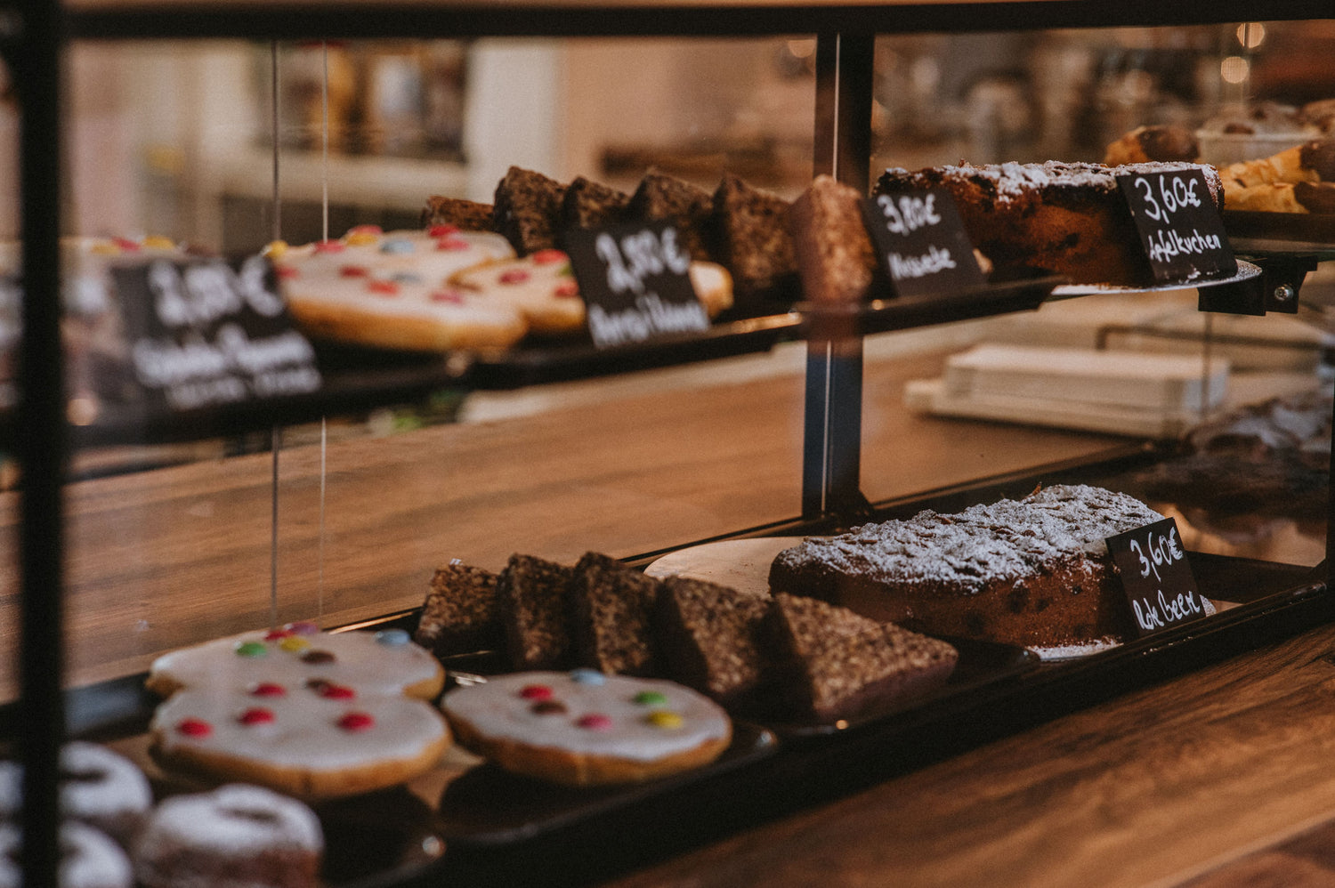 Ninis Café Brüggen Klosterstraße 71 41379 Brüggen glutenfrei laktosefrei gefüllte Theke